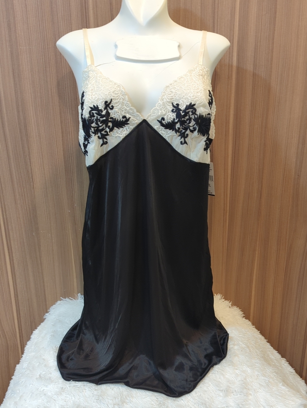 NWT Natori Mystic Black & White Lace Satin Chemise Nightgown XL M78055